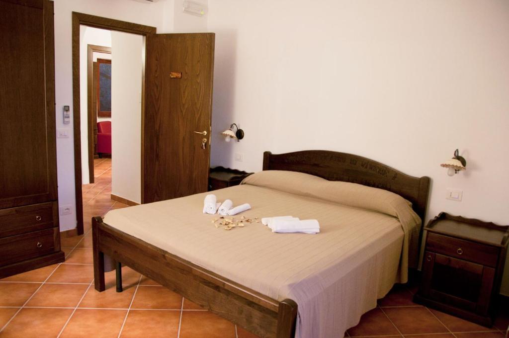 Casale Il Gheppio Guest House Laureana Cilento Room photo